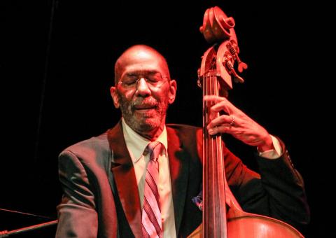 Lenda viva do Jazz, Ron Carter se apresenta em São Paulo